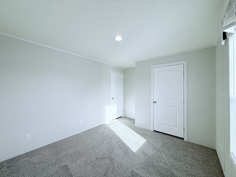 Building Photo - 29652 Cambridge Ct