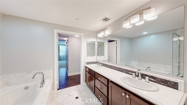 Building Photo - 4424 Whitsett Ave