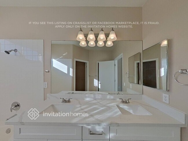 Building Photo - 903 Clear Diamond Ave