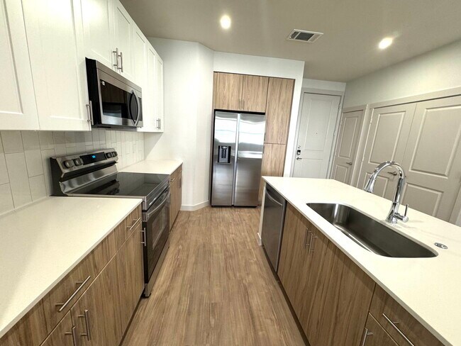 Building Photo - 6300 Co Rd 124