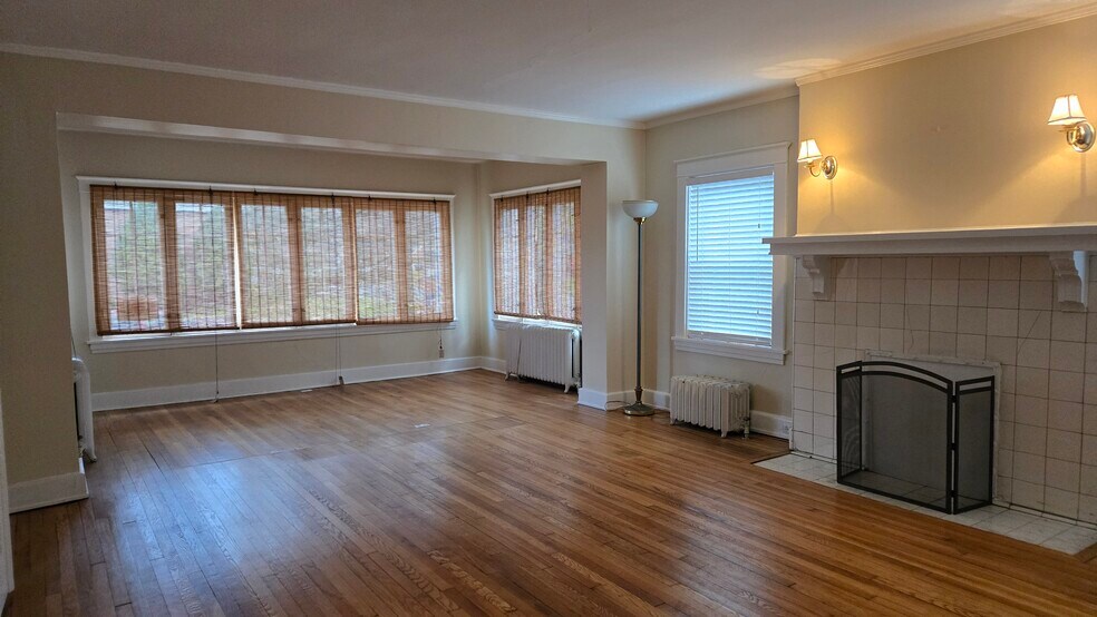 Living/Family room 27’ x 16’ - 522 Grove St