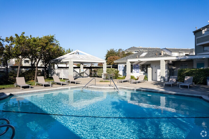 Civic Plaza Apartments 10944 San Pablo Ave El Cerrito CA 94530