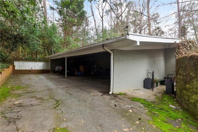 Building Photo - 3056 E Pine Valley Rd NW