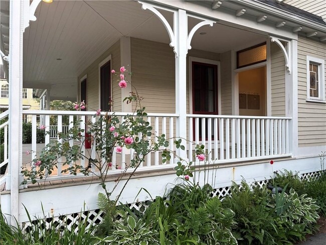 Building Photo - 20 Greenough Pl