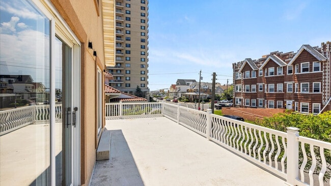 Building Photo - 27 S Oakland Ave