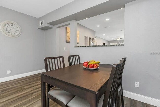 Building Photo - 206 N Himes Ave