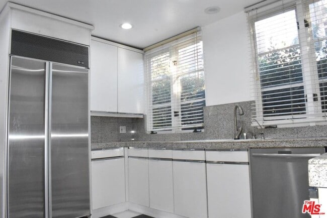 Building Photo - 235 S Gale Dr