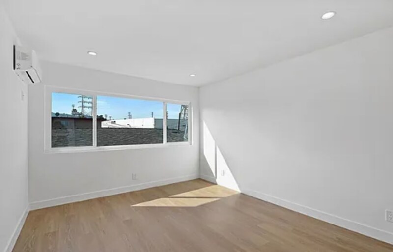 Building Photo - 2915 Hauser Blvd