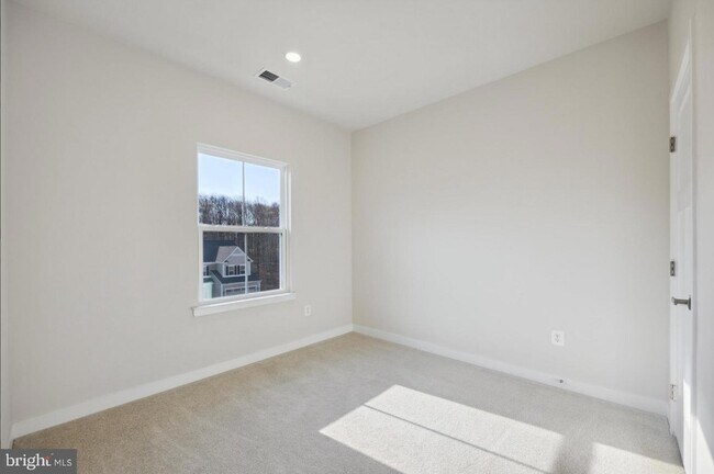 Building Photo - 223 Avalon Dr