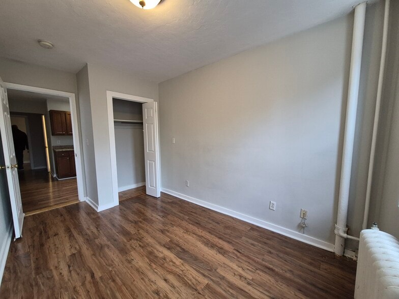 Building Photo - 214 Hanover St