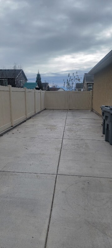 Building Photo - 929 W Sunrise Ln