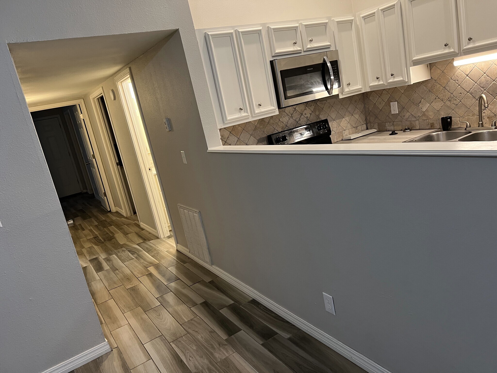 Building Photo - 812 Hardy Springs Cir