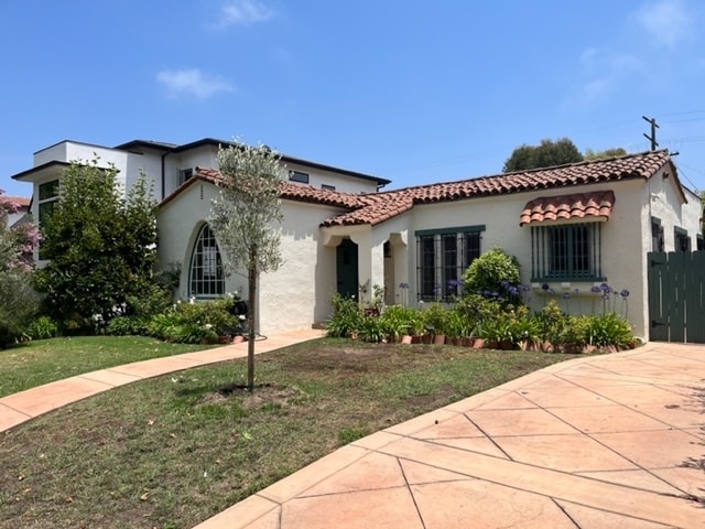 Primary Photo - 1232 S Point View St