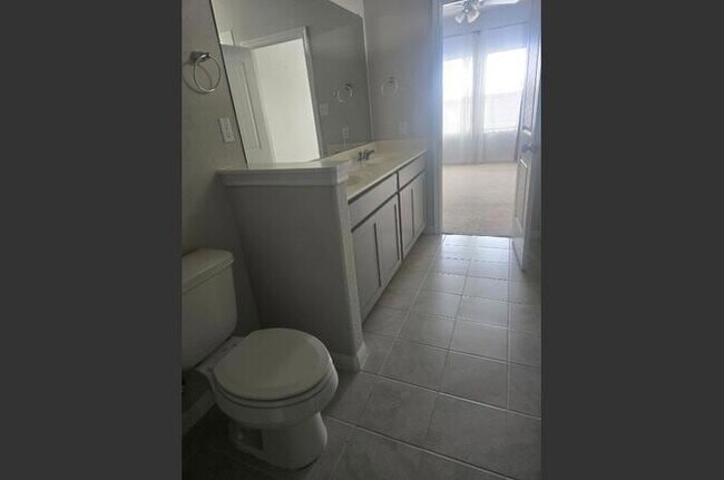 Building Photo - 17633 Shafer Dr