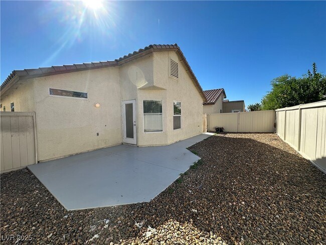 Building Photo - 5926 Mahogany Mountain Dr