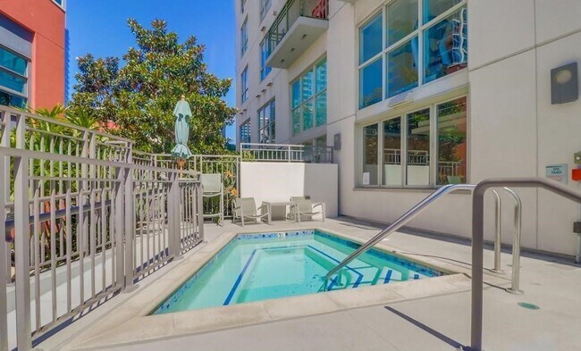 Building Photo - 1240 India St