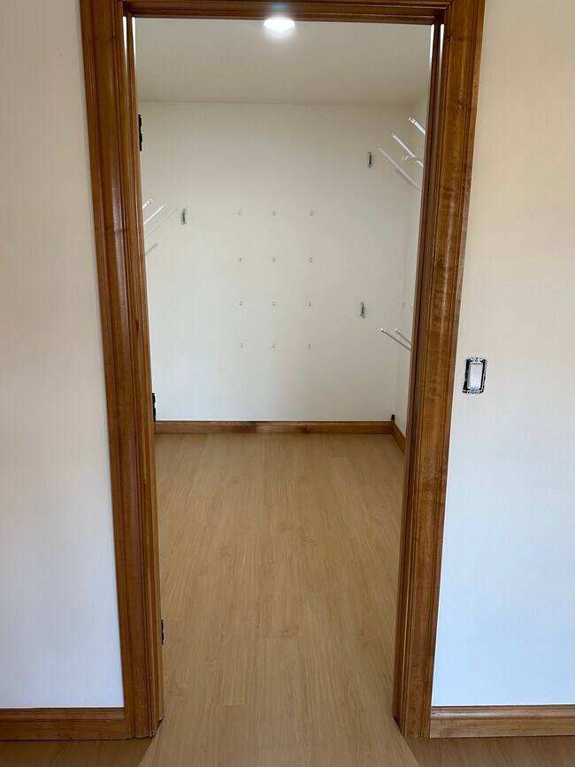 148- main bedroom walk in closet - 148 Cavil Way