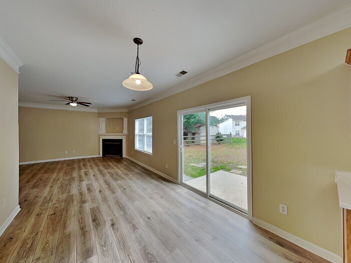 Building Photo - 3849 Wingdale Ct