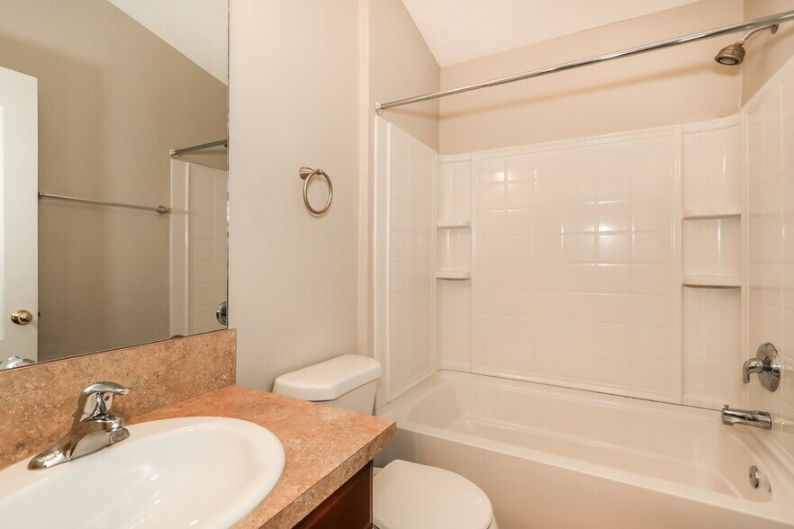 Building Photo - 1716 Hollow Glen Dr