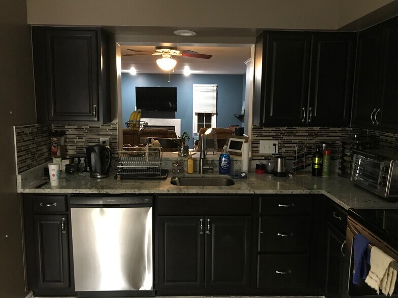 Inviting View into Living Room - 7937 Ashford Blvd