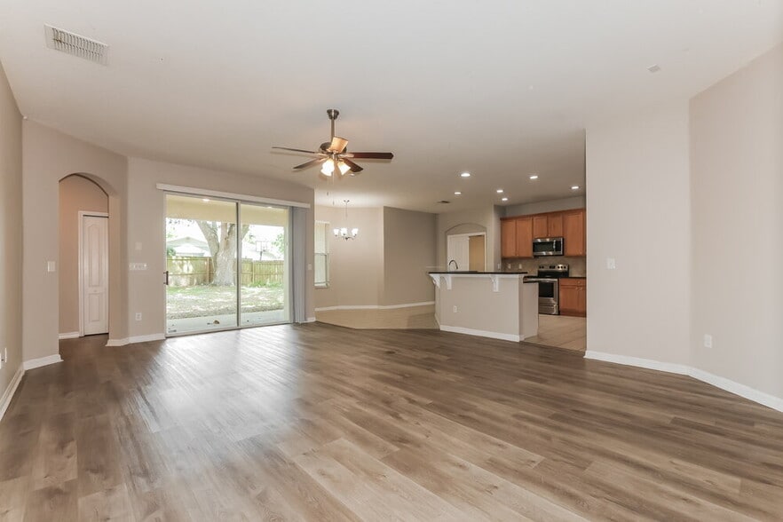 Building Photo - 1610 White Dove Ct