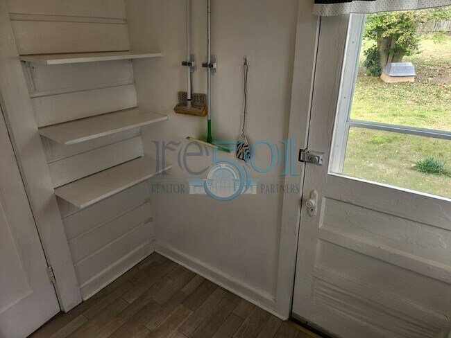 Building Photo - *Coming Soon* Great Hillcrest Find!  2Bedrooms & 1 Bathroom Pefect for UAMS Student(s)