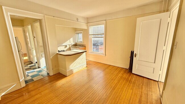 ADEA6621-21FA-47ED-B49F-4BC03F079223 - Cross Apartments