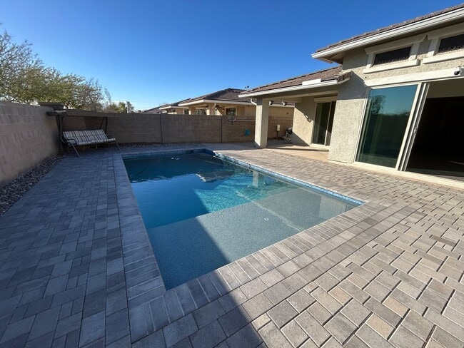 Building Photo - 8609 N 89th Dr