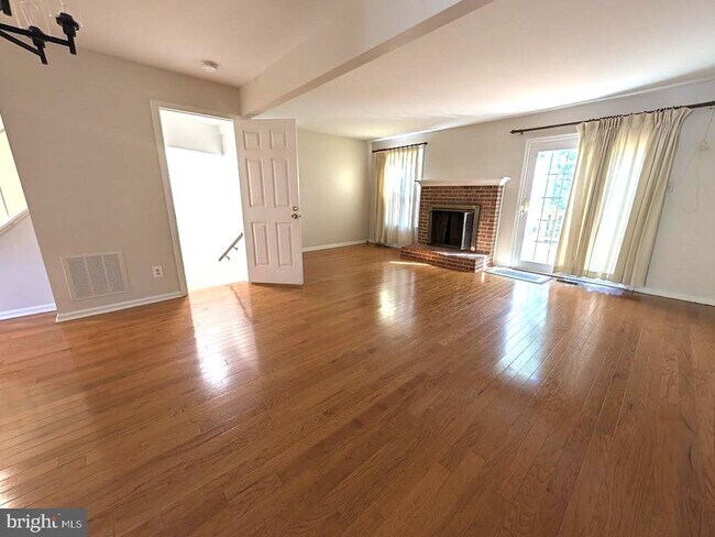 Building Photo - 8241 Clifton Farm Ct