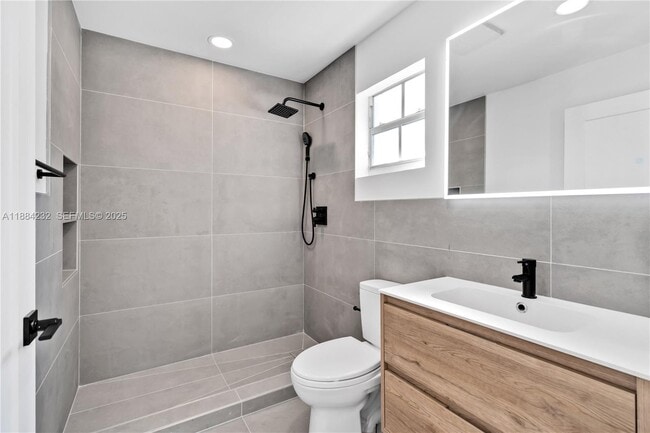 Building Photo - 407 NW 45th St