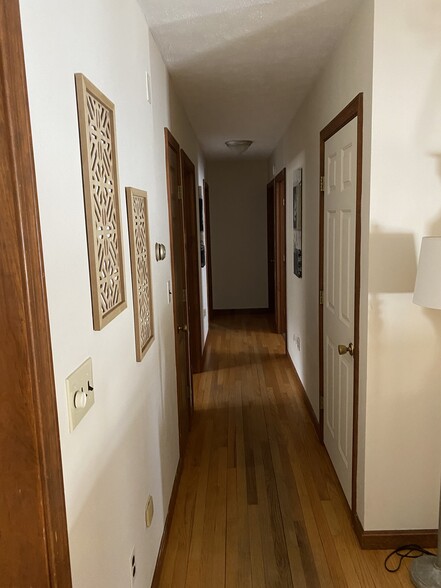 Building Photo - 219 Whiskeag Rd