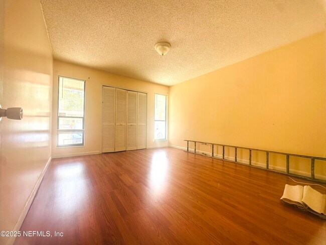 Building Photo - 4835 Kingsmeadow Ln