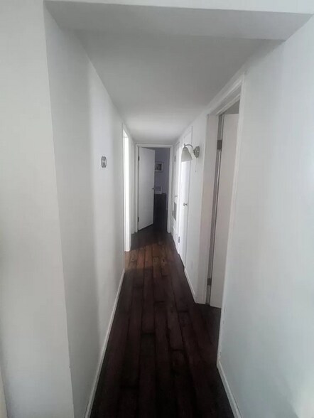 Building Photo - 1634 E 12th St