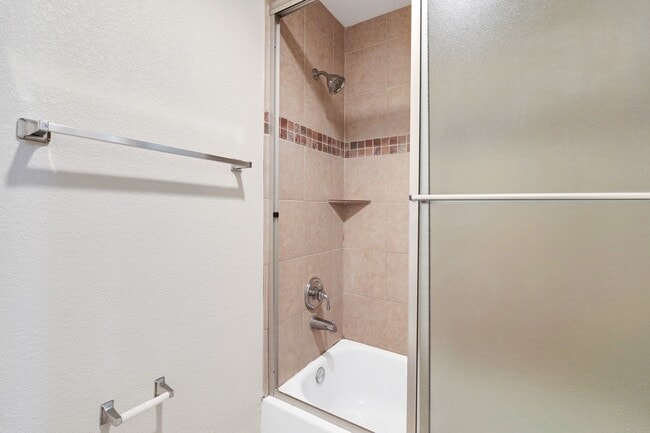 Building Photo - 7323 Snowden Rd