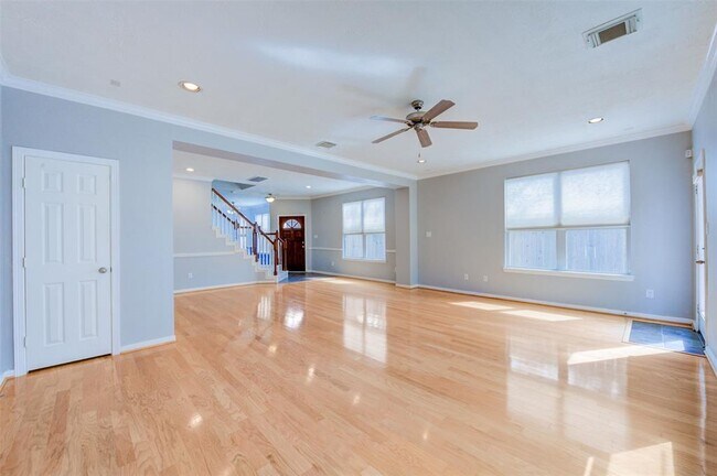 Building Photo - 5411 Kiam St