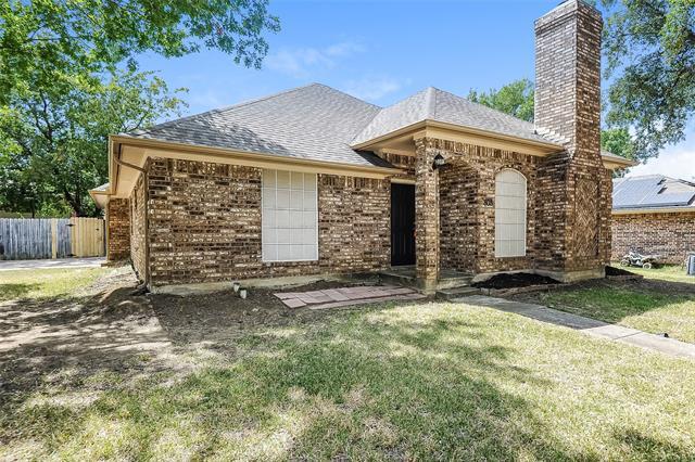 Primary Photo - 808 Quail Brook Dr