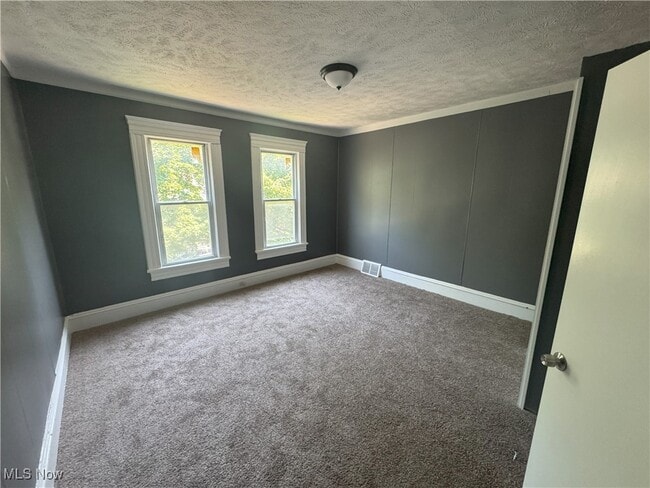 Building Photo - 2048 W 95th St