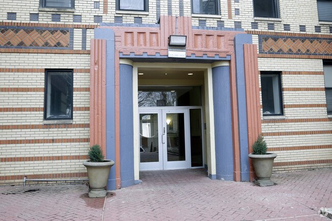 Building Photo - Highland Station Apartments