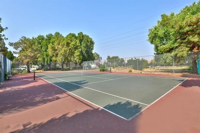 Building Photo - 6321 Island Pine Way