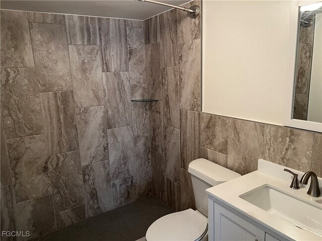 Building Photo - 1721 SE 46th Ln