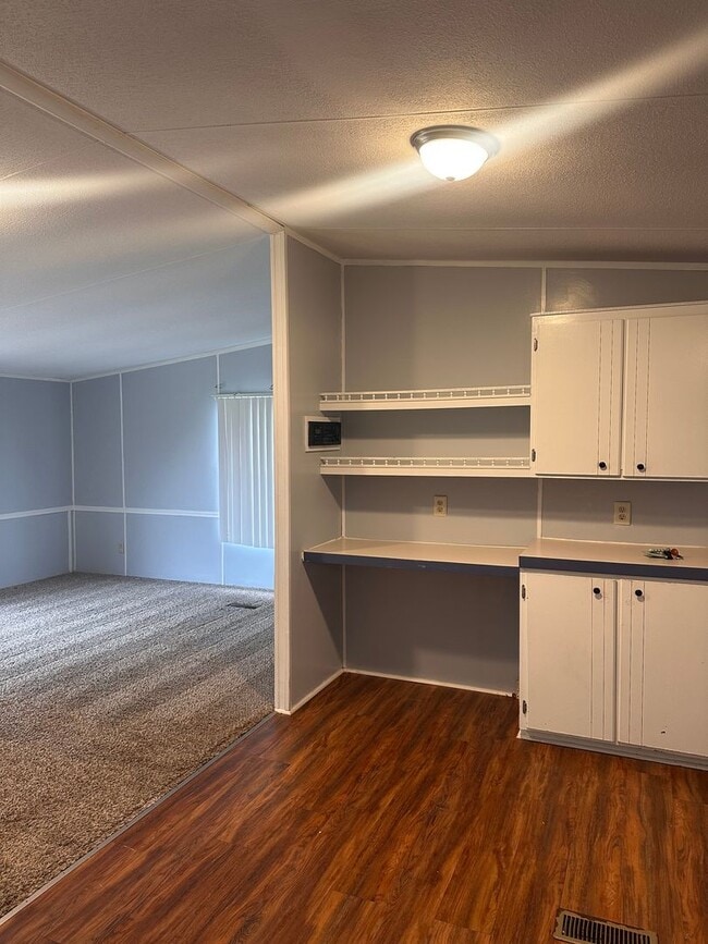 Building Photo - RENTAL HOME 3BD/2BTH