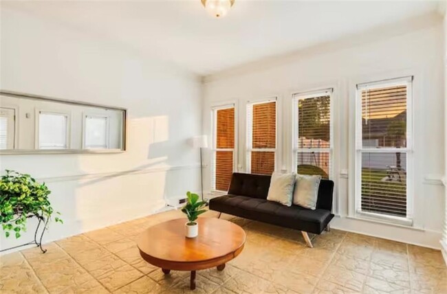 Building Photo - 1408 Aramore Dr SE