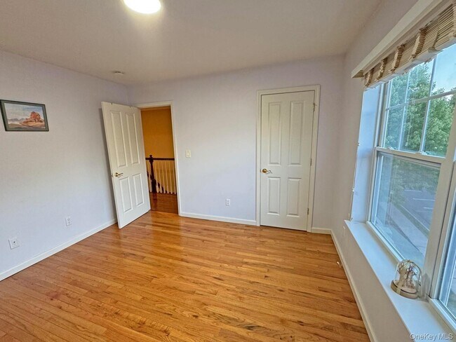 Building Photo - 54 Fairways Dr