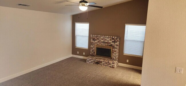 Building Photo - 2090 N Berkeley Ave