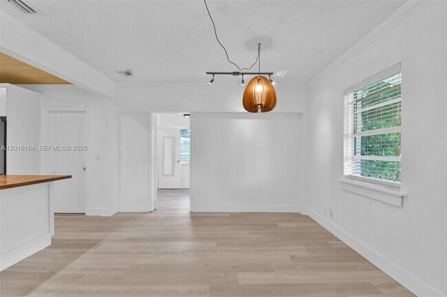 Building Photo - 2217 SW 1st Ct