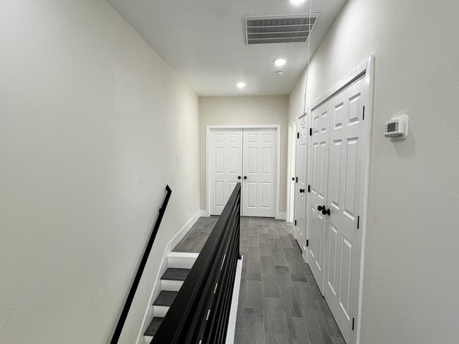 Building Photo - 4315 Plaag St