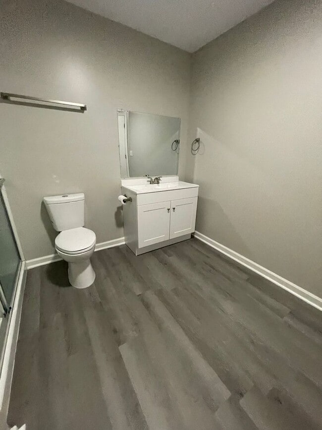 Building Photo - Oversized Newly Renovated One Bedroom Available