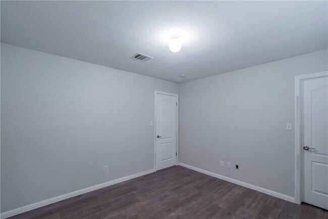 Building Photo - 17928 Narsitin Ln