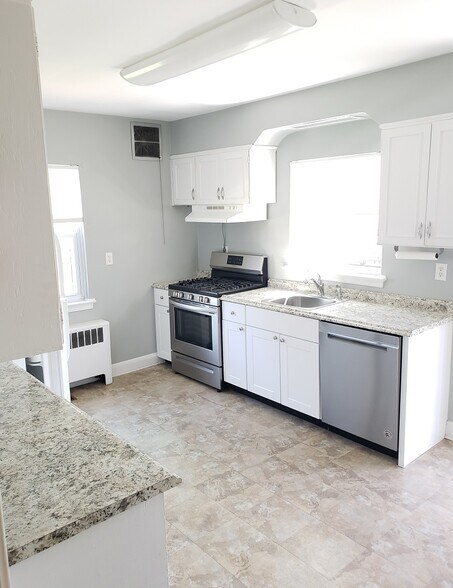 Building Photo - 2801 Bauernwood Ave
