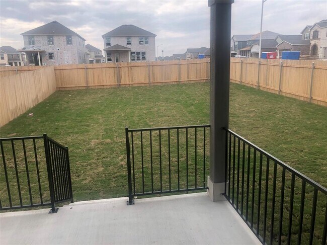 Building Photo - 100 Passiflora Dr